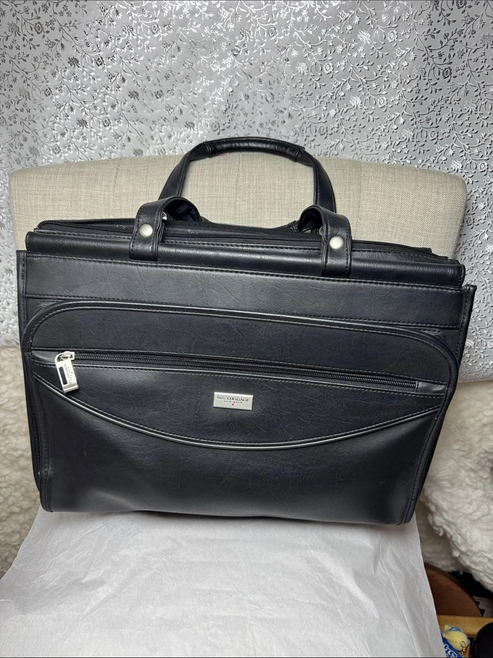 Men's Black Leather Briefcase with Front Zip Pocket